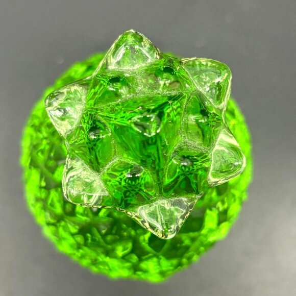 Vintage Art Glass Hand Blown Green Pineapple Paperweight Figurine 4" - Picture 3 of 6